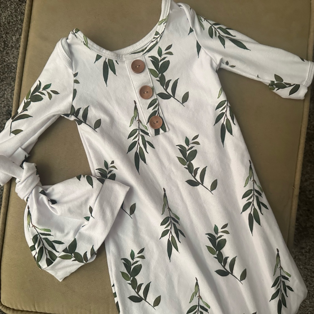 Caden lane knot gown with hat